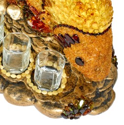 Подставка под бутылку и стопки &quot;Рыбалка&quot; из Янтаря и полистоуна